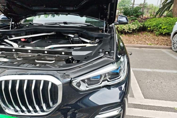 Used BMW X5 2022 Restyled xDrive 30Li Luxury Version M Sport Package Engine Bay Left