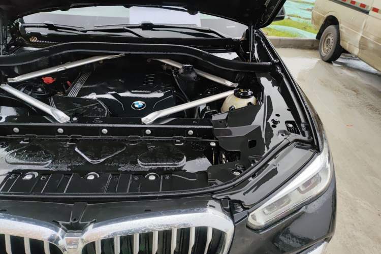 Used BMW X5 2022 Restyled xDrive 30Li Luxury Version M Sport Package Engine Bay Left