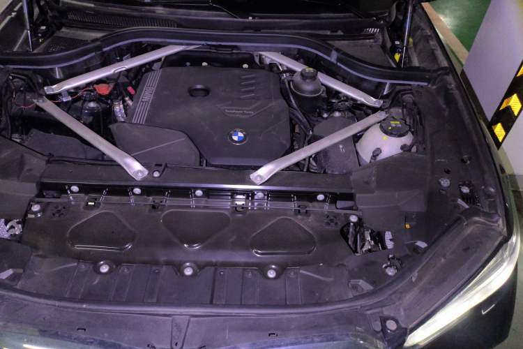 Used BMW X5 2022 xDrive 30Li M Sport Package Engine Bay Left
