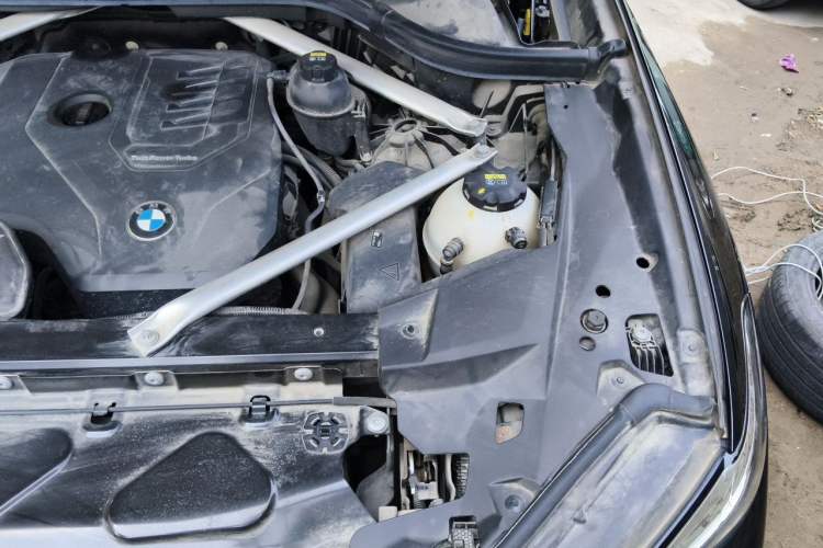 Used BMW X5 2022 xDrive 30Li Luxury M Sport Package Engine Bay Left