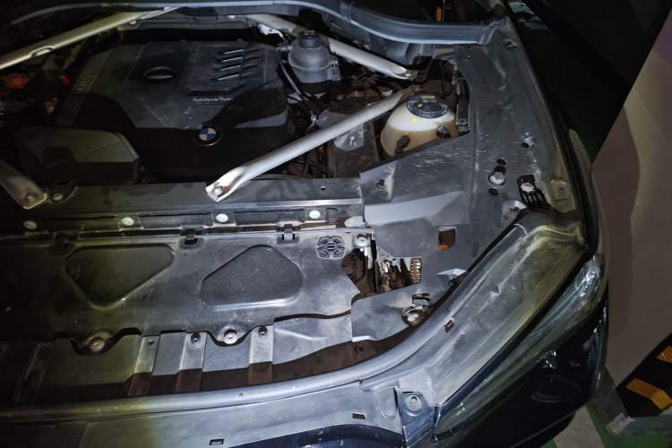 Used BMW X5 2022 xDrive 30Li Luxury M Sport Package Engine Bay Left