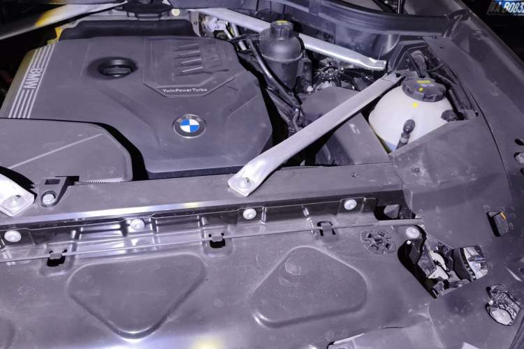 Used BMW X5 2022 xDrive 30Li Luxury M Sport Package Engine Bay Left
