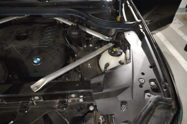 Used BMW X5 2022 xDrive 30Li M Sport Package Engine Bay Left