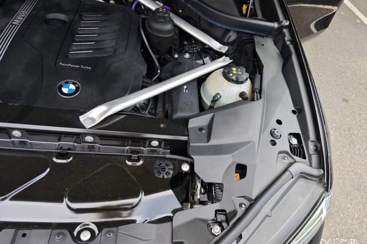Used BMW X5 2022 Restyled xDrive 40Li M Sport Package Engine Bay Left