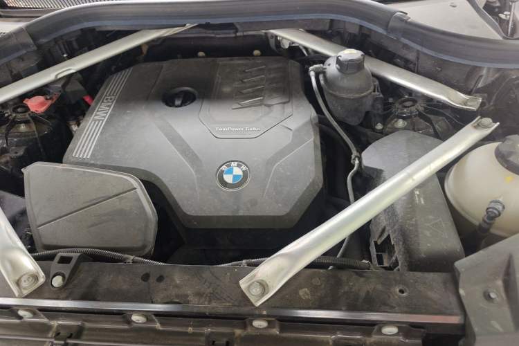 Used BMW X5 2022 Restyled xDrive 30Li Luxury Version M Sport Package Engine Bay Left