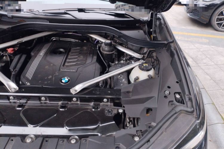 Used BMW X5 2022 xDrive 40Li M Sport Package Engine Bay Left