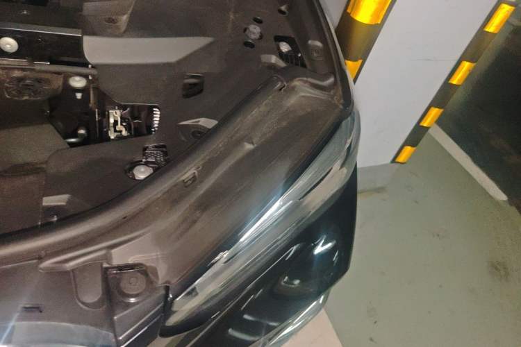 Used BMW X5 2022 xDrive 40Li M Sport Package Engine Bay Left