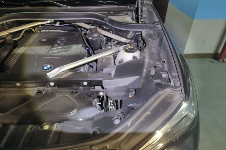 Used BMW X5 2022 Restyled xDrive 40Li M Sport Package Engine Bay Left