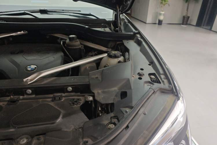 Used BMW X5 2022 xDrive 30Li M Sport Package Engine Bay Left