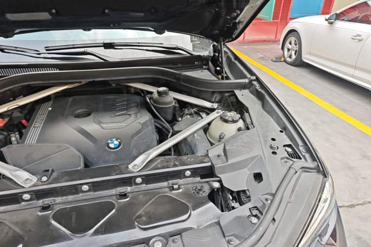 Used BMW X5 2022 Restyled xDrive 30Li Luxury Version M Sport Package Engine Bay Left