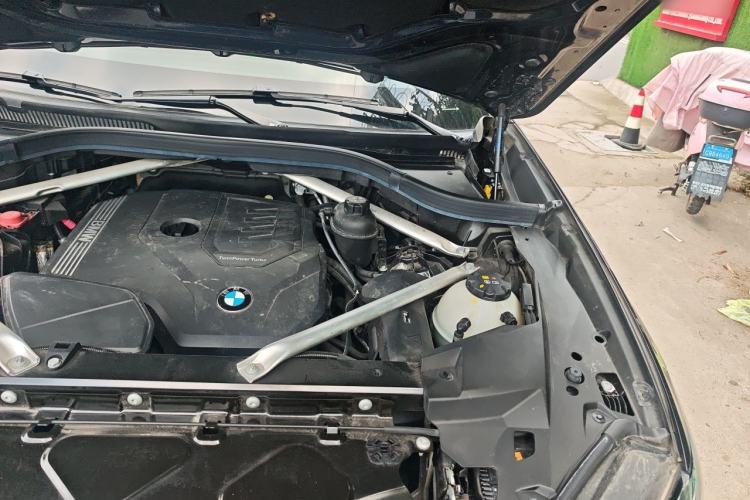 Used BMW X5 2022 Restyled xDrive 30Li Luxury Version M Sport Package Engine Bay Left