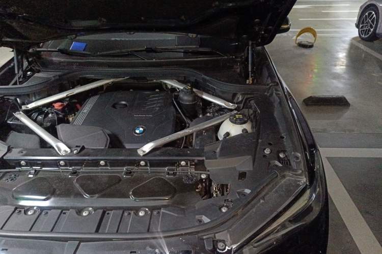 Used BMW X5 2022 Restyled xDrive 30Li Luxury Version M Sport Package Engine Bay Left
