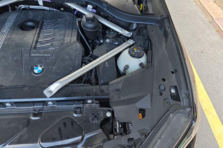 Used BMW X5 2022 Restyled xDrive 40Li Luxury Edition M Sport Package Engine Bay Left