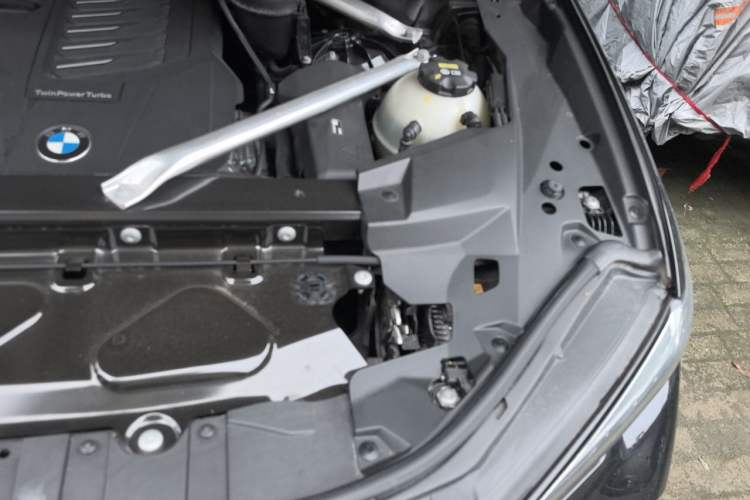 Used BMW X5 2022 Restyled xDrive 40Li Luxury Edition M Sport Package Engine Bay Left