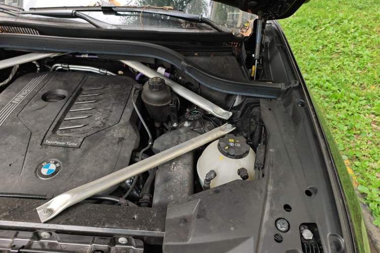 Used BMW X5 2022 Restyled xDrive 40Li M Sport Package Engine Bay Left