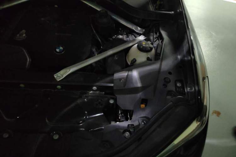 Used BMW X5 2022 xDrive 30Li Luxury M Sport Package Engine Bay Left