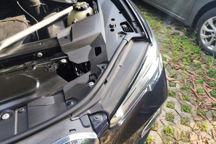 Used BMW X5 2022 Restyled xDrive 30Li Luxury Version M Sport Package Engine Bay Left