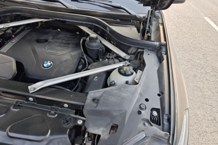 Used BMW X5 2022 Restyled xDrive 30Li Luxury Version M Sport Package Engine Bay Left