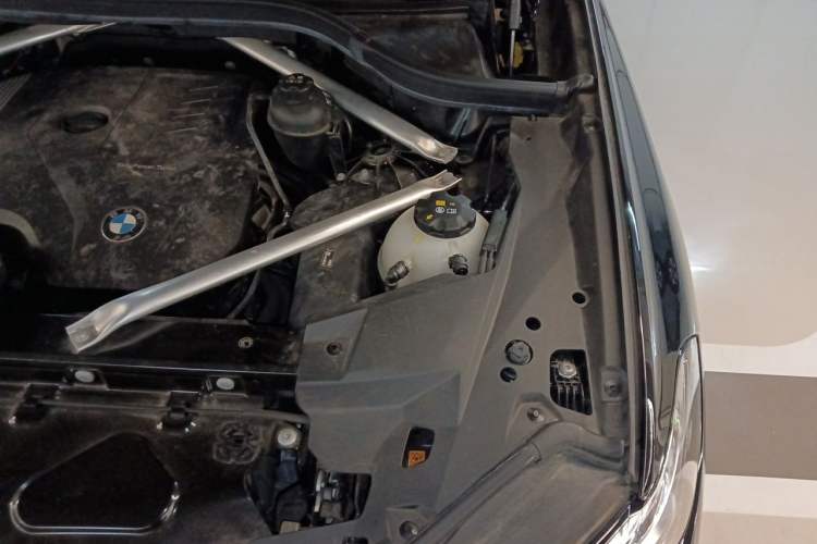 Used BMW X5 2022 Restyled xDrive 30Li Luxury Version M Sport Package Engine Bay Left