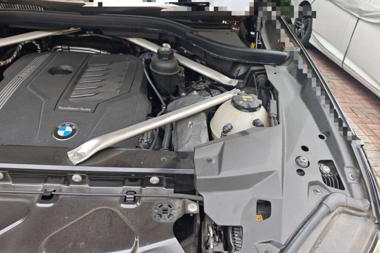 Used BMW X5 2022 Restyled xDrive 40Li M Sport Package Engine Bay Left