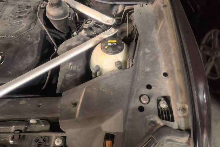 Used BMW X5 2022 Restyled xDrive 30Li Luxury Version M Sport Package Engine Bay Left
