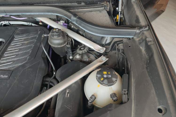 Used BMW X5 2022 Restyled xDrive 40Li M Sport Package Engine Bay Left