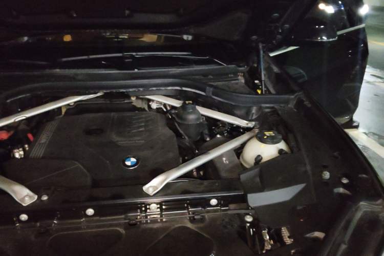 Used BMW X5 2022 Restyled xDrive 30Li Luxury Version M Sport Package Engine Bay Left