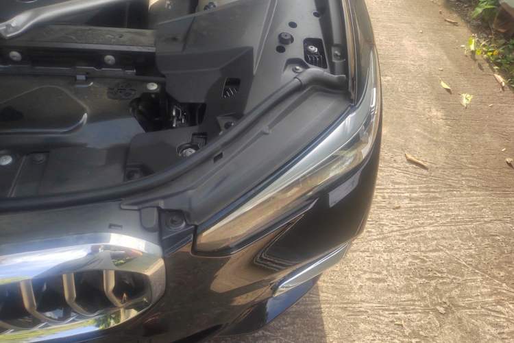 Used BMW X5 2022 xDrive 30Li M Sport Package Engine Bay Left