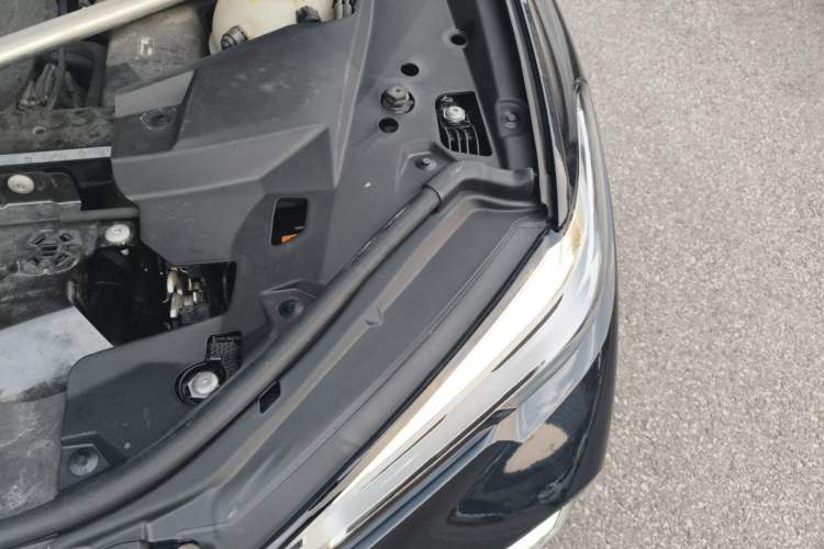 Used BMW X5 2022 xDrive 40Li Luxury Edition M Sport Package Engine Bay Left