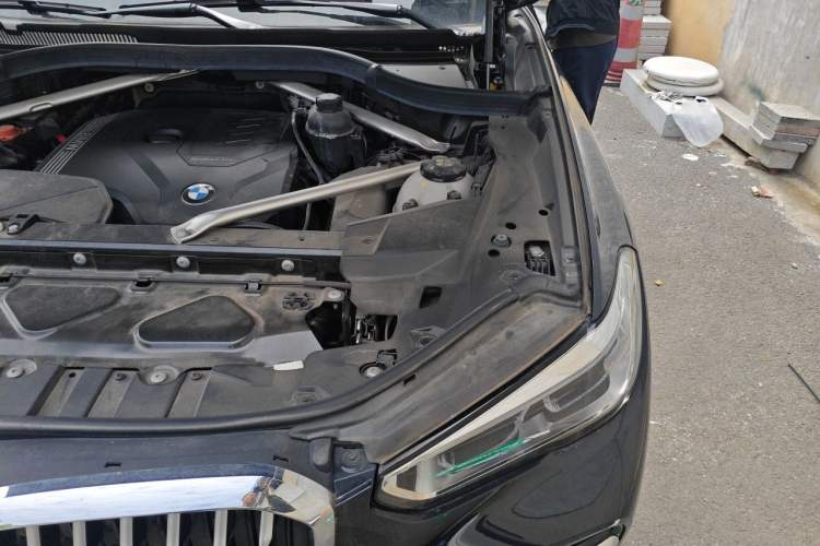 Used BMW X5 2022 Restyled xDrive 30Li Luxury Version M Sport Package Engine Bay Left