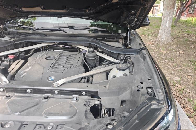 Used BMW X5 2022 Restyled xDrive 40Li Luxury Edition M Sport Package Engine Bay Left