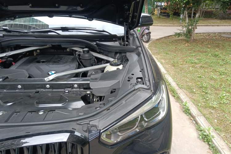 Used BMW X5 2022 Restyled xDrive 30Li Luxury Version M Sport Package Engine Bay Left