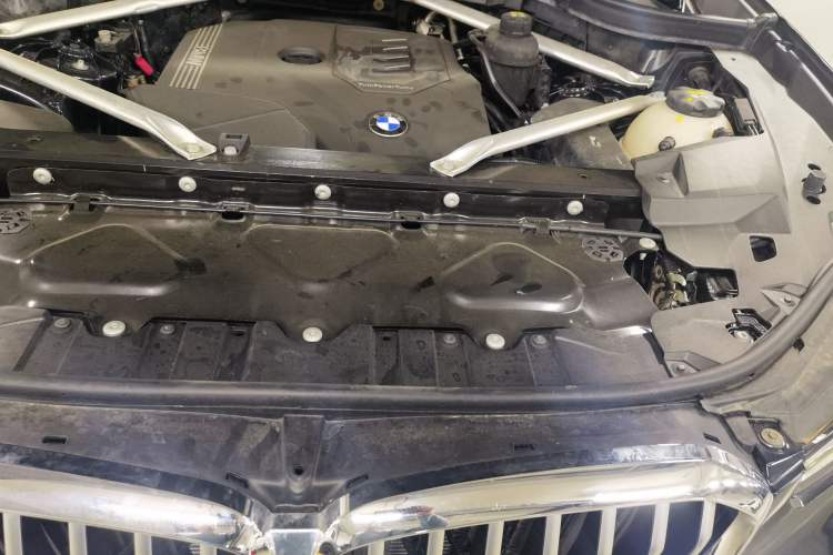 Used BMW X5 2022 xDrive 30Li M Sport Package Engine Bay Left