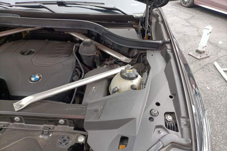 Used BMW X5 2022 xDrive 30Li M Sport Package Engine Bay Left