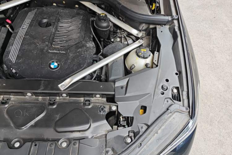 Used BMW X5 2022 xDrive40i M Sport Package Engine Bay Left