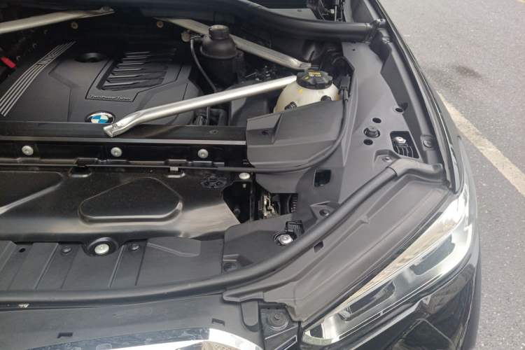 Used BMW X5 2022 xDrive40i M Sport Package Engine Bay Left