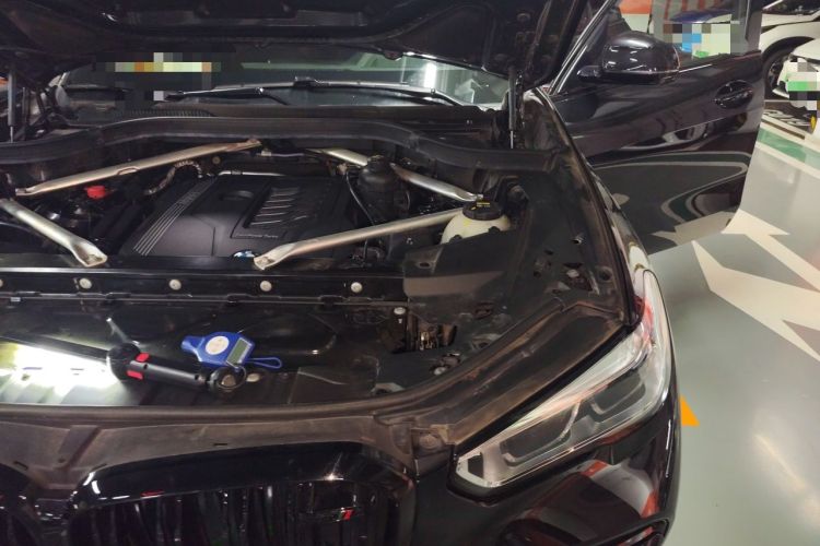 Used BMW X5 2022 Restyled xDrive 40Li M Sport Package Engine Bay Left
