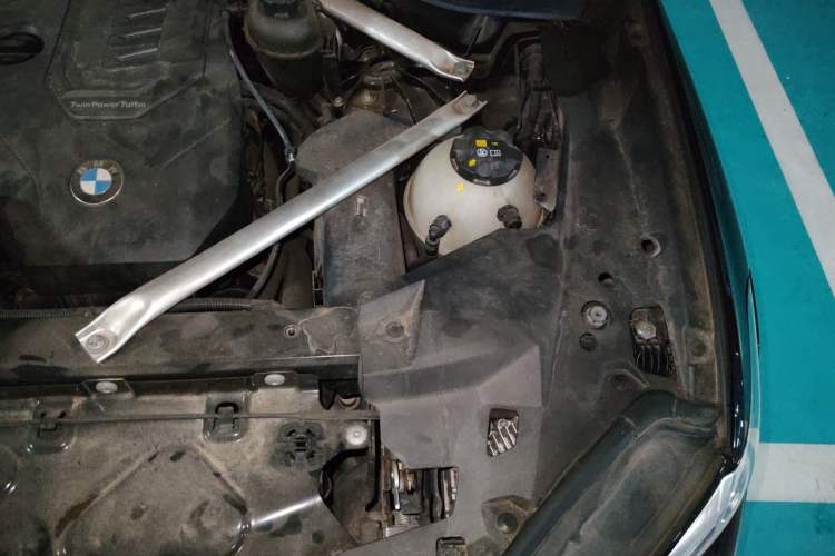 Used BMW X5 2022 xDrive 30Li M Sport Package Engine Bay Left