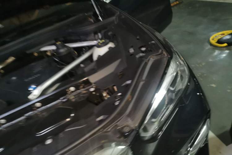 Used BMW X5 2022 xDrive 30Li Luxury M Sport Package Engine Bay Left