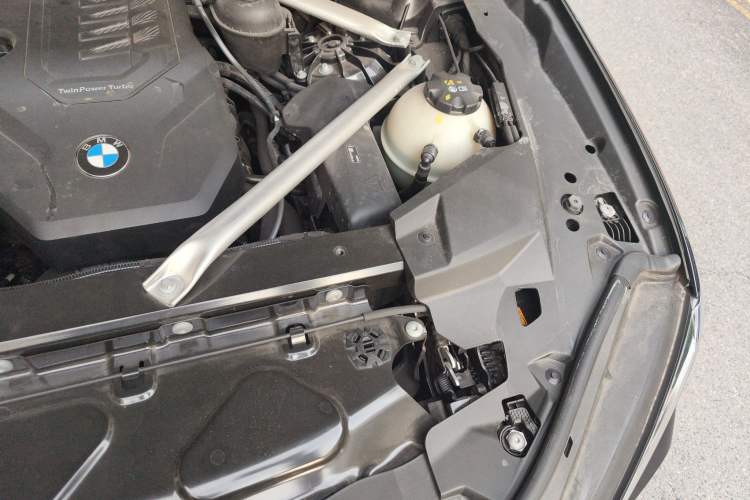 Used BMW X5 2022 Restyled xDrive 30Li Luxury Version M Sport Package Engine Bay Left