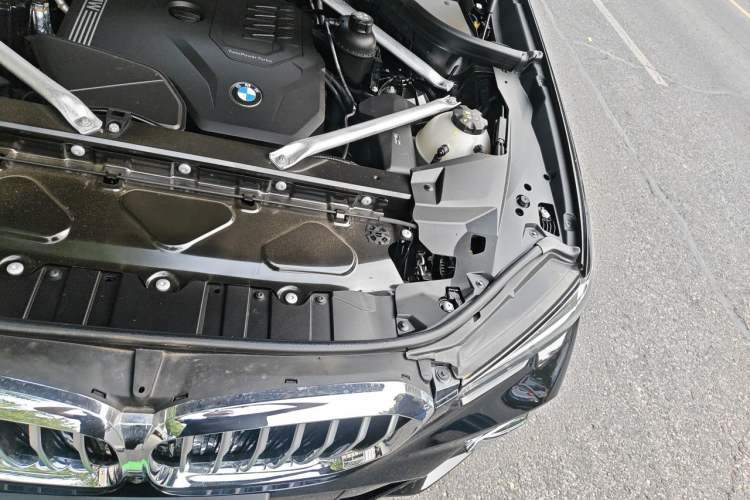 Used BMW X5 2022 xDrive 30Li Luxury M Sport Package Engine Bay Left