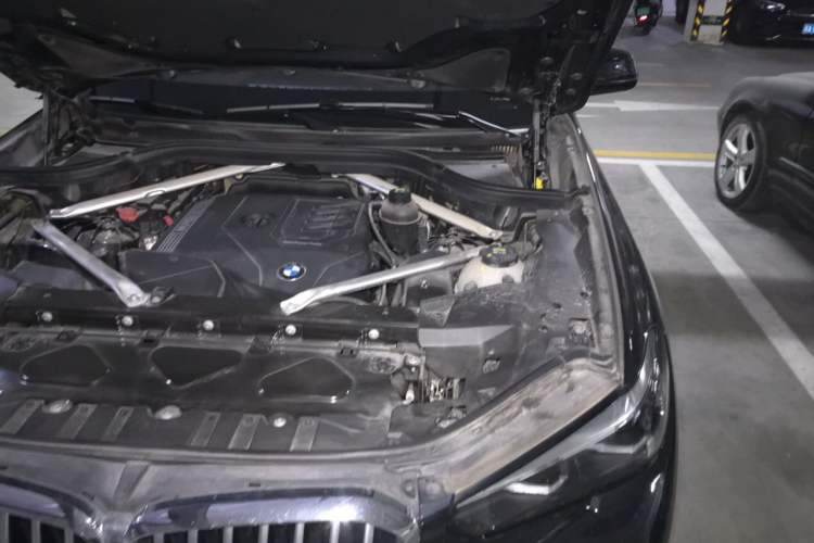 Used BMW X5 2022 xDrive 30Li M Sport Package Engine Bay Left
