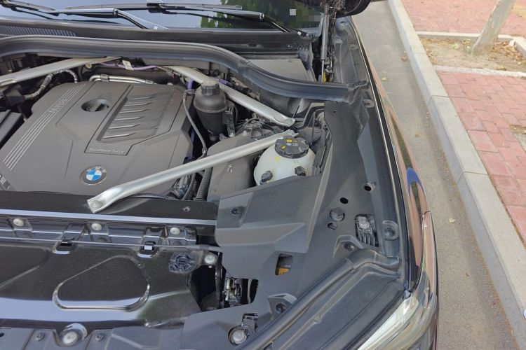 Used BMW X5 2022 Restyled xDrive 40Li M Sport Package Engine Bay Left