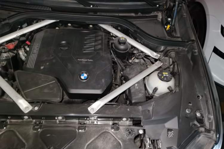Used BMW X5 2022 xDrive 30Li M Sport Package Engine Bay Left