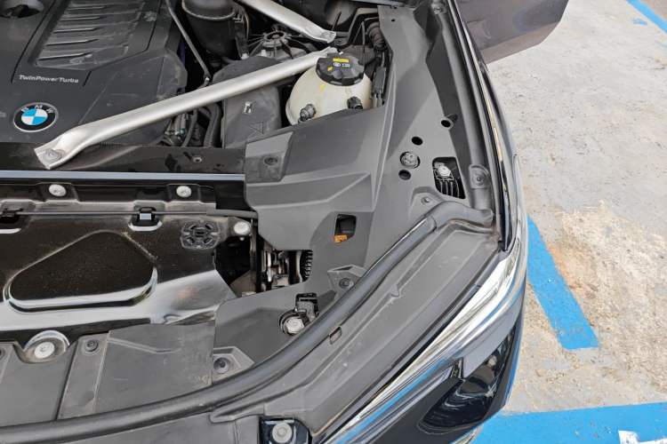 Used BMW X5 2022 Restyled xDrive 40Li M Sport Package Engine Bay Left