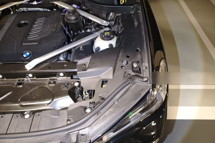 Used BMW X5 2022 xDrive 40Li M Sport Package Engine Bay Left