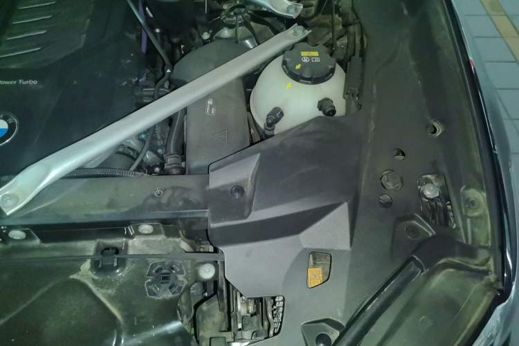 Used BMW X5 2022 Restyled xDrive 40Li M Sport Package Engine Bay Left
