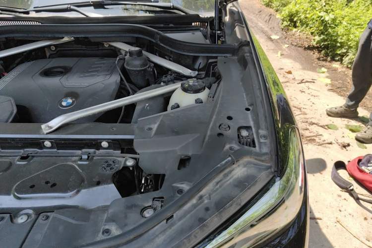 Used BMW X5 2022 Restyled xDrive 30Li Luxury Version M Sport Package Engine Bay Left