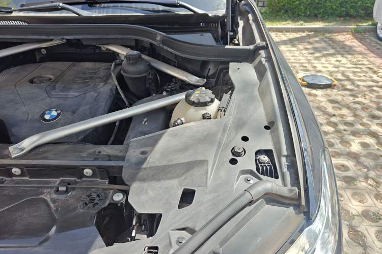 Used BMW X5 2022 Restyled xDrive 30Li Luxury Version M Sport Package Engine Bay Left