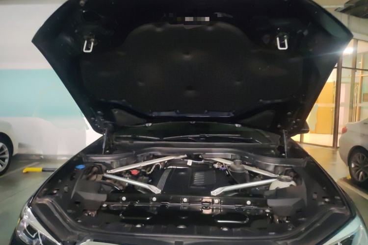 Used BMW X5 2022 xDrive 40Li M Sport Package Engine Bay